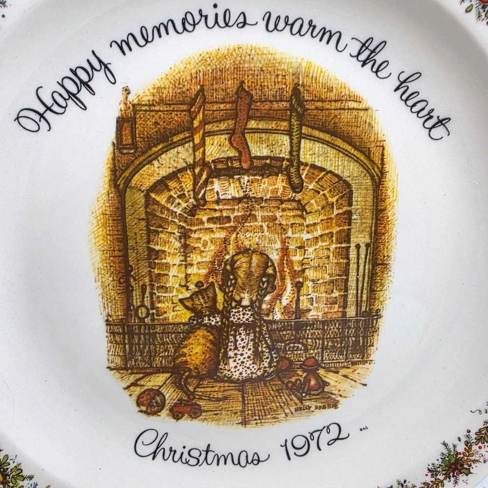 Vintage Holly Hobbie 1972 Christmas Plate Happy‎ Memories Warm Heart Fireplace